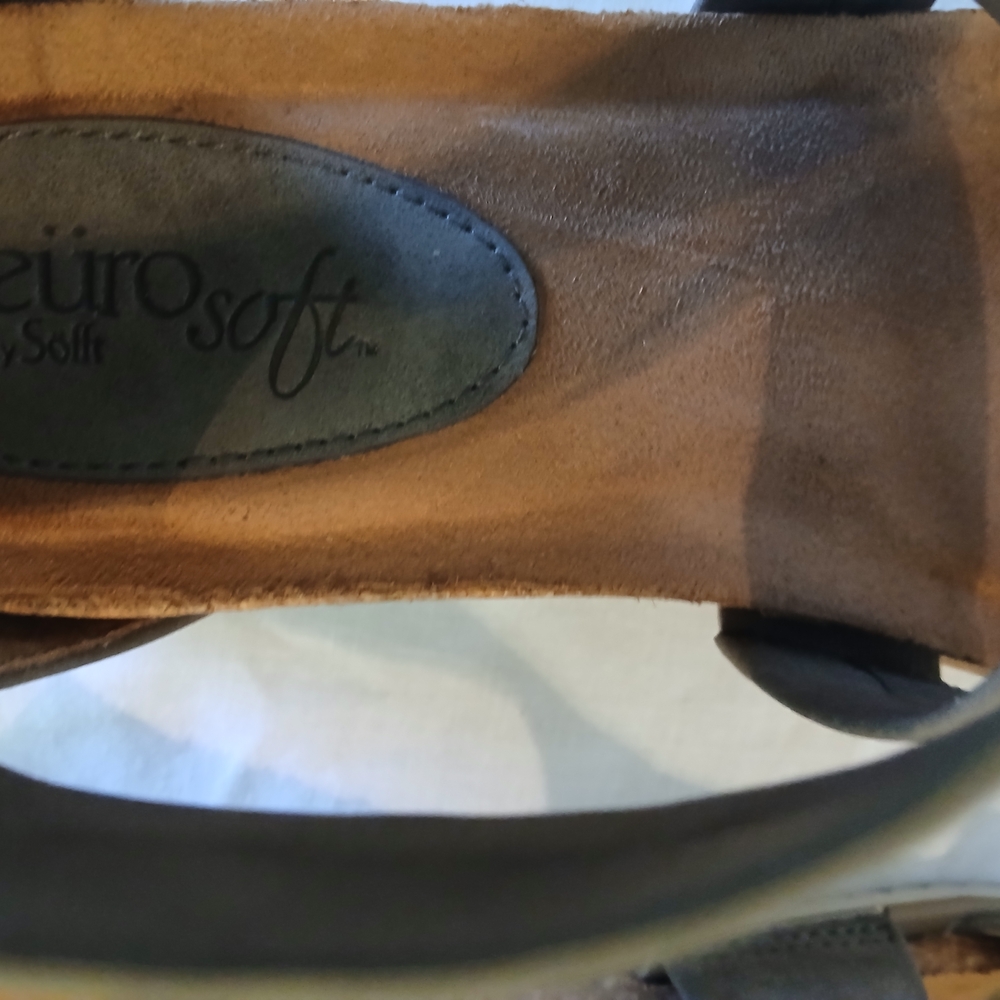 Eurosoft by Sofft Women's Brown Sandals - Picture 2 of 6